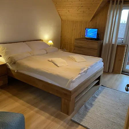 Harmony Nocľah s raňajkami Besenova